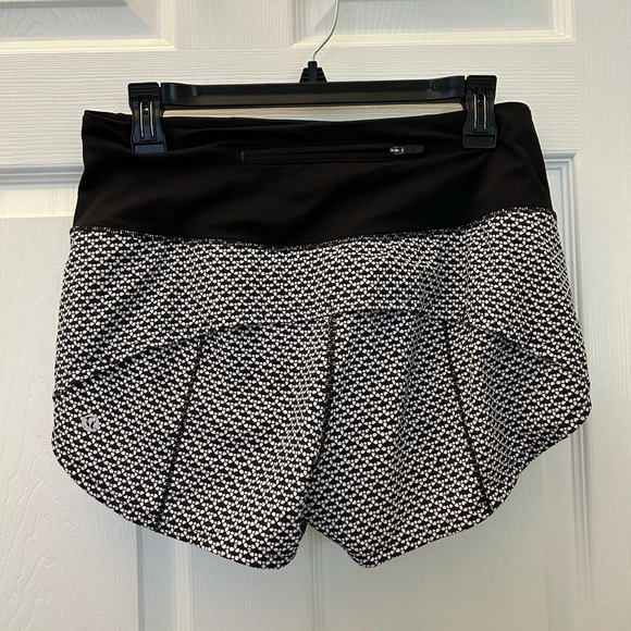 ! Lululemon Speed Up Short Hi-Rise *2.5" - Picture 2 of 5